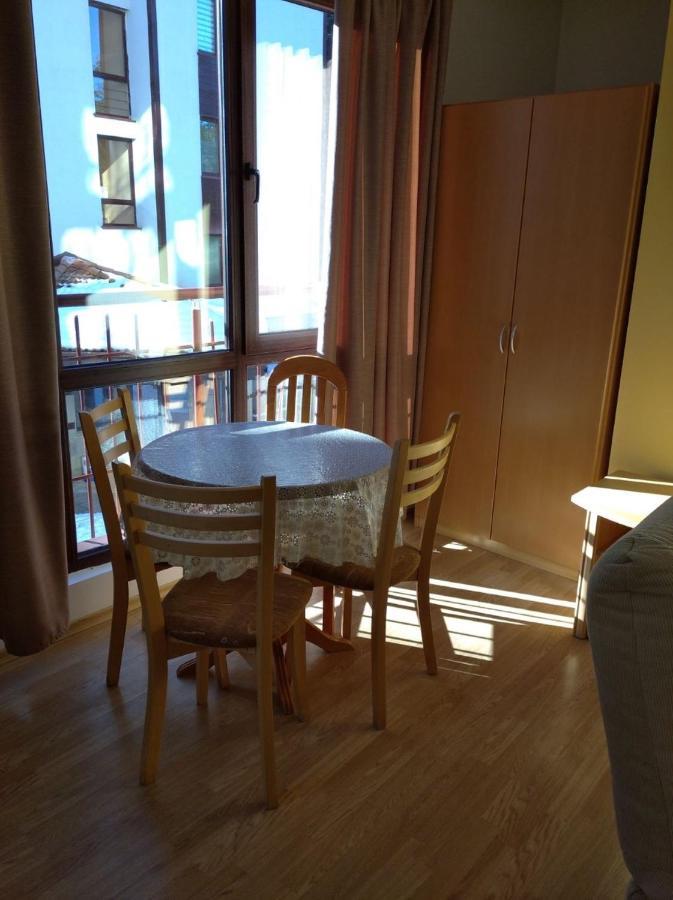 בורובץ Apart Hotel Flora Residence - Clover Building Flat 09 מראה חיצוני תמונה