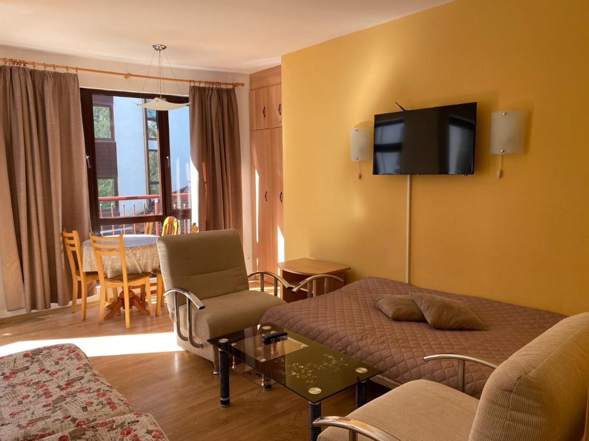 בורובץ Apart Hotel Flora Residence - Clover Building Flat 09 מראה חיצוני תמונה