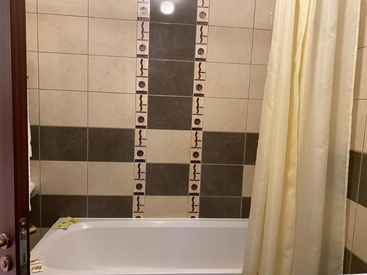 בורובץ Apart Hotel Flora Residence - Clover Building Flat 09 מראה חיצוני תמונה